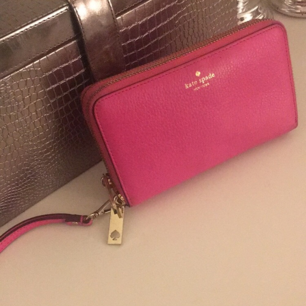Pink Kate Spade Wallet / Wristlet